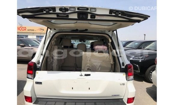 Comprar Importar Toyota Land Cruiser Branco Carro em Import - Dubai em Bengo Province Comprar Importar Toyota Land Cruiser Branco Carro em Import - Dubai em Bengo Province