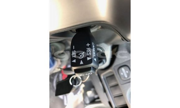 Comprar Importar Toyota Hiace Branco Carro em Import - Dubai em Bengo Province Comprar Importar Toyota Hiace Branco Carro em Import - Dubai em Bengo Province