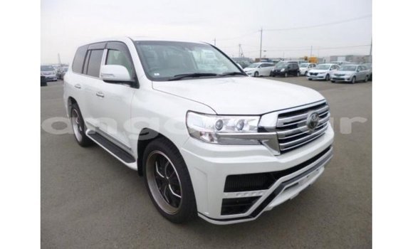 Comprar Importar Toyota Land Cruiser Branco Carro em Import - Dubai em Bengo Province Comprar Importar Toyota Land Cruiser Branco Carro em Import - Dubai em Bengo Province