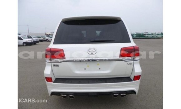Comprar Importar Toyota Land Cruiser Branco Carro em Import - Dubai em Bengo Province Comprar Importar Toyota Land Cruiser Branco Carro em Import - Dubai em Bengo Province