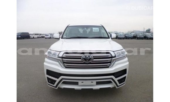 Comprar Importar Toyota Land Cruiser Branco Carro em Import - Dubai em Bengo Province Comprar Importar Toyota Land Cruiser Branco Carro em Import - Dubai em Bengo Province