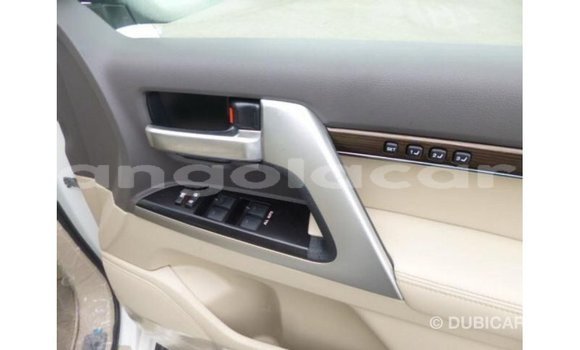 Comprar Importar Toyota Land Cruiser Branco Carro em Import - Dubai em Bengo Province Comprar Importar Toyota Land Cruiser Branco Carro em Import - Dubai em Bengo Province