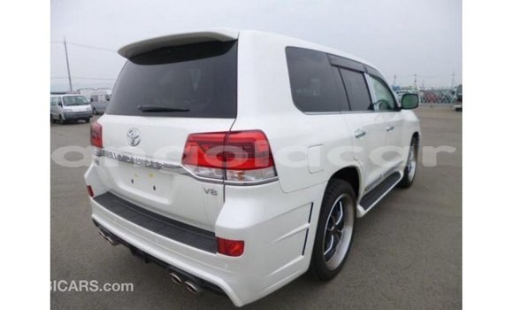 Comprar Importar Toyota Land Cruiser Branco Carro em Import - Dubai em Bengo Province Comprar Importar Toyota Land Cruiser Branco Carro em Import - Dubai em Bengo Province