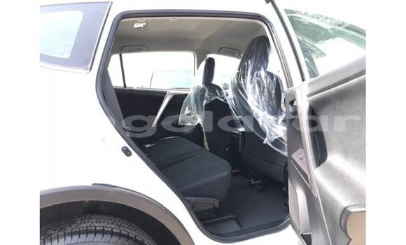 Comprar Importar Toyota 4Runner Branco Carro em Import - Dubai em Bengo Province Comprar Importar Toyota 4Runner Branco Carro em Import - Dubai em Bengo Province
