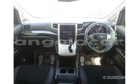 Comprar Importar Toyota Vellfire Branco Carro em Import - Dubai em Bengo Province Comprar Importar Toyota Vellfire Branco Carro em Import - Dubai em Bengo Province