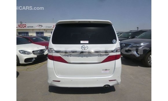 Comprar Importar Toyota Vellfire Branco Carro em Import - Dubai em Bengo Province Comprar Importar Toyota Vellfire Branco Carro em Import - Dubai em Bengo Province
