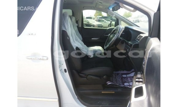 Comprar Importar Toyota Vellfire Branco Carro em Import - Dubai em Bengo Province Comprar Importar Toyota Vellfire Branco Carro em Import - Dubai em Bengo Province