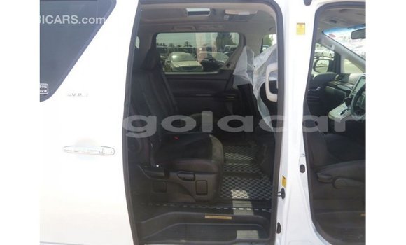 Comprar Importar Toyota Vellfire Branco Carro em Import - Dubai em Bengo Province Comprar Importar Toyota Vellfire Branco Carro em Import - Dubai em Bengo Province