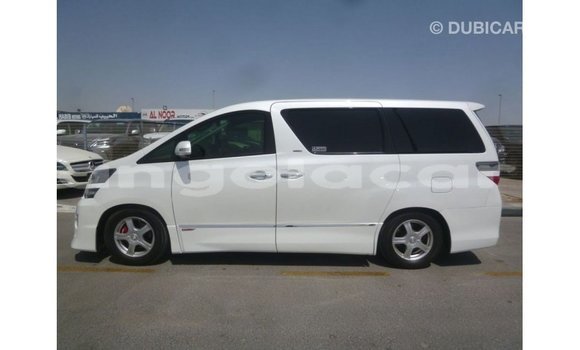 Comprar Importar Toyota Vellfire Branco Carro em Import - Dubai em Bengo Province Comprar Importar Toyota Vellfire Branco Carro em Import - Dubai em Bengo Province