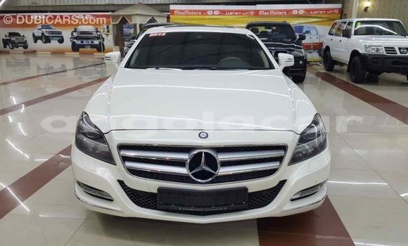 Comprar Importar Mercedes-Benz 190 (W201) Branco Carro em Import - Dubai em Bengo Province Comprar Importar Mercedes-Benz 190 (W201) Branco Carro em Import - Dubai em Bengo Province