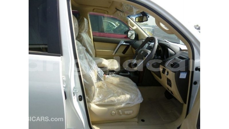 Big with watermark toyota prado bengo province import dubai 7046