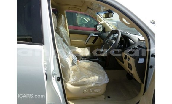 Acheter Import Voiture Toyota Prado Blanc à Import - Dubai, Province de Bengo Acheter Import Voiture Toyota Prado Blanc à Import - Dubai, Province de Bengo