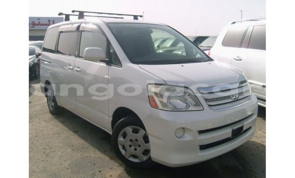Comprar Importar Toyota Noah Branco Carro em Import - Dubai em Bengo Province Comprar Importar Toyota Noah Branco Carro em Import - Dubai em Bengo Province
