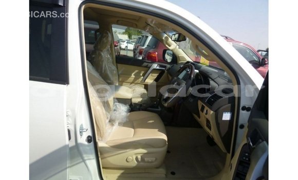 Acheter Import Voiture Toyota Prado Blanc à Import - Dubai, Province de Bengo Acheter Import Voiture Toyota Prado Blanc à Import - Dubai, Province de Bengo