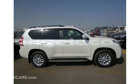 Acheter Import Voiture Toyota Prado Blanc à Import - Dubai, Province de Bengo Acheter Import Voiture Toyota Prado Blanc à Import - Dubai, Province de Bengo