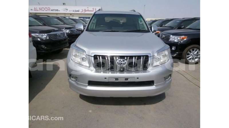 Big with watermark toyota prado bengo province import dubai 7052
