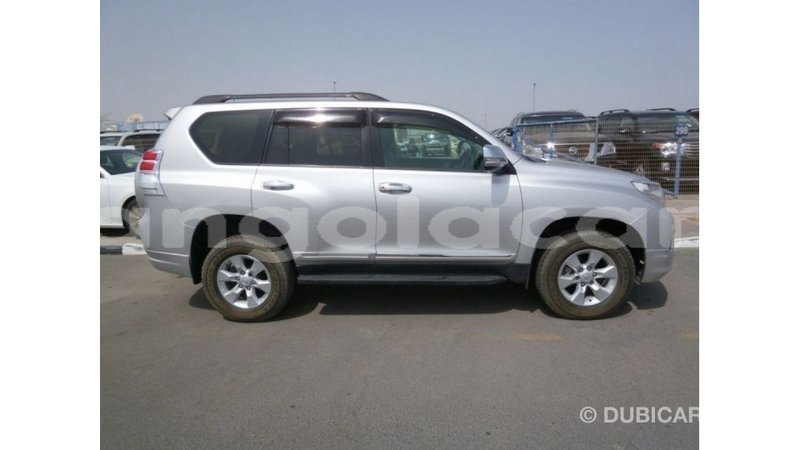 Big with watermark toyota prado bengo province import dubai 7052