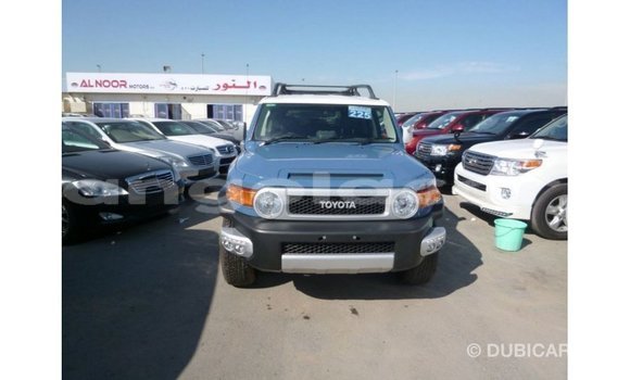 Comprar Importar Toyota FJ Cruiser Azul Carro em Import - Dubai em Bengo Province Comprar Importar Toyota FJ Cruiser Azul Carro em Import - Dubai em Bengo Province