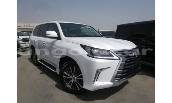 Comprar Importar Lexus LX Branco Carro em Import - Dubai em Bengo Province Comprar Importar Lexus LX Branco Carro em Import - Dubai em Bengo Province