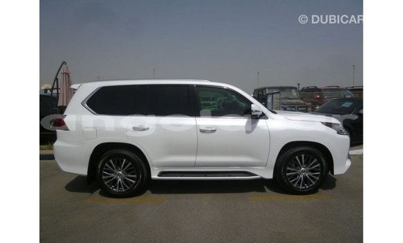 Comprar Importar Lexus LX Branco Carro em Import - Dubai em Bengo Province Comprar Importar Lexus LX Branco Carro em Import - Dubai em Bengo Province