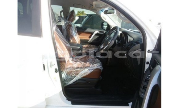 Comprar Importar Toyota Prado Branco Carro em Import - Dubai em Bengo Province Comprar Importar Toyota Prado Branco Carro em Import - Dubai em Bengo Province
