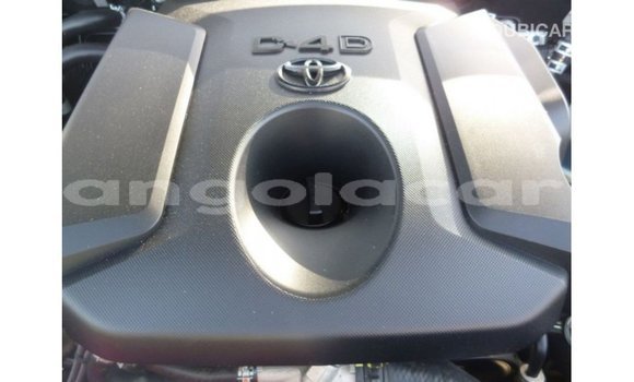 Comprar Importar Toyota Prado Branco Carro em Import - Dubai em Bengo Province Comprar Importar Toyota Prado Branco Carro em Import - Dubai em Bengo Province