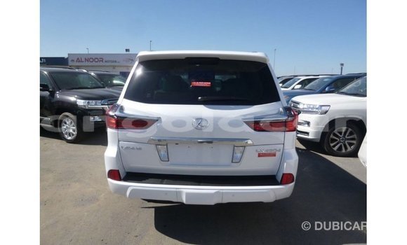 Comprar Importar Lexus LX Branco Carro em Import - Dubai em Bengo Province Comprar Importar Lexus LX Branco Carro em Import - Dubai em Bengo Province