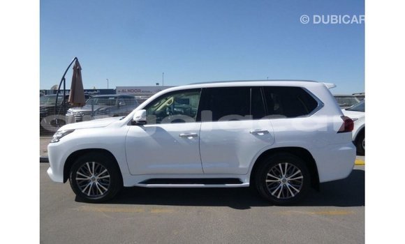 Comprar Importar Lexus LX Branco Carro em Import - Dubai em Bengo Province Comprar Importar Lexus LX Branco Carro em Import - Dubai em Bengo Province
