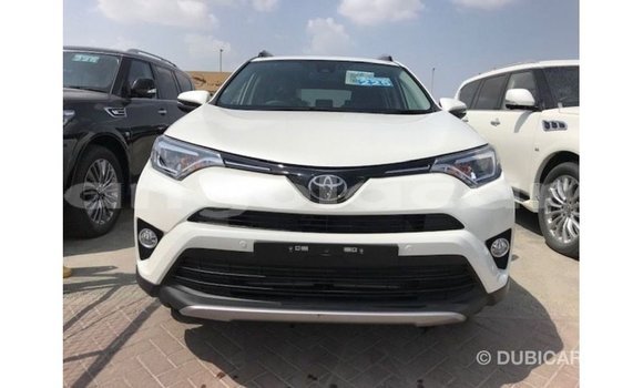 Acheter Import Voiture Toyota 4Runner Blanc à Import - Dubai, Province de Bengo Acheter Import Voiture Toyota 4Runner Blanc à Import - Dubai, Province de Bengo
