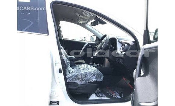 Acheter Import Voiture Toyota 4Runner Blanc à Import - Dubai, Province de Bengo Acheter Import Voiture Toyota 4Runner Blanc à Import - Dubai, Province de Bengo