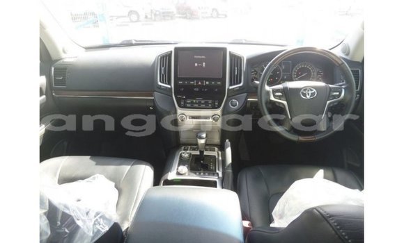 Comprar Importar Toyota Land Cruiser Branco Carro em Import - Dubai em Bengo Province Comprar Importar Toyota Land Cruiser Branco Carro em Import - Dubai em Bengo Province