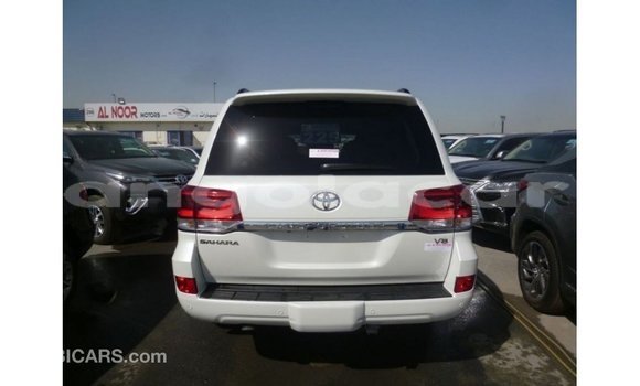 Comprar Importar Toyota Land Cruiser Branco Carro em Import - Dubai em Bengo Province Comprar Importar Toyota Land Cruiser Branco Carro em Import - Dubai em Bengo Province