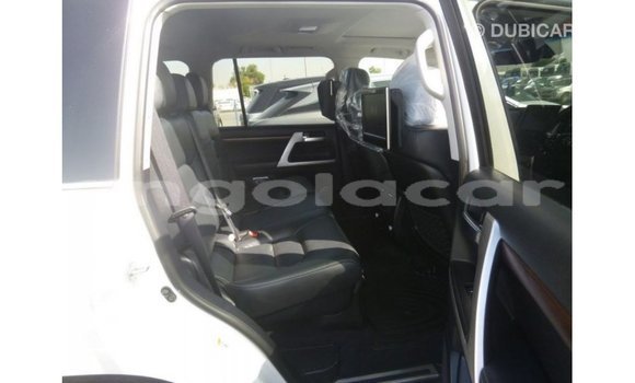 Comprar Importar Toyota Land Cruiser Branco Carro em Import - Dubai em Bengo Province Comprar Importar Toyota Land Cruiser Branco Carro em Import - Dubai em Bengo Province
