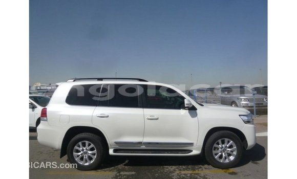 Comprar Importar Toyota Land Cruiser Branco Carro em Import - Dubai em Bengo Province Comprar Importar Toyota Land Cruiser Branco Carro em Import - Dubai em Bengo Province