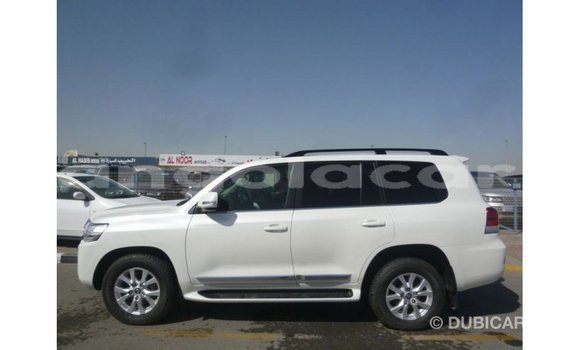 Comprar Importar Toyota Land Cruiser Branco Carro em Import - Dubai em Bengo Province Comprar Importar Toyota Land Cruiser Branco Carro em Import - Dubai em Bengo Province