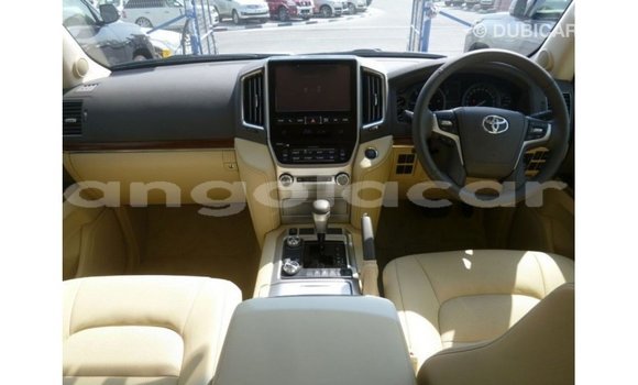 Comprar Importar Toyota Land Cruiser Branco Carro em Import - Dubai em Bengo Province Comprar Importar Toyota Land Cruiser Branco Carro em Import - Dubai em Bengo Province