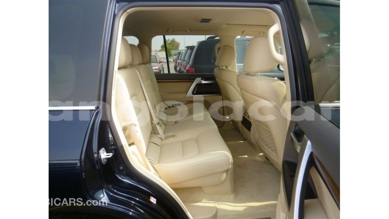 Big with watermark toyota land cruiser bengo province import dubai 7082