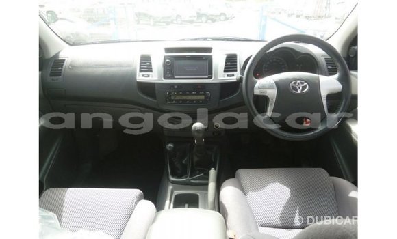 Comprar Importar Toyota Hilux Branco Carro em Import - Dubai em Bengo Province Comprar Importar Toyota Hilux Branco Carro em Import - Dubai em Bengo Province