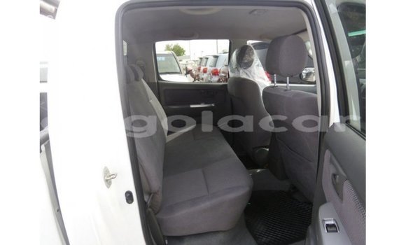 Comprar Importar Toyota Hilux Branco Carro em Import - Dubai em Bengo Province Comprar Importar Toyota Hilux Branco Carro em Import - Dubai em Bengo Province
