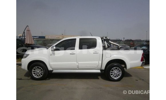 Comprar Importar Toyota Hilux Branco Carro em Import - Dubai em Bengo Province Comprar Importar Toyota Hilux Branco Carro em Import - Dubai em Bengo Province