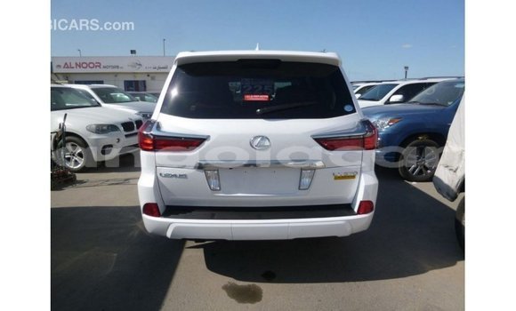 Comprar Importar Lexus LX Branco Carro em Import - Dubai em Bengo Province Comprar Importar Lexus LX Branco Carro em Import - Dubai em Bengo Province