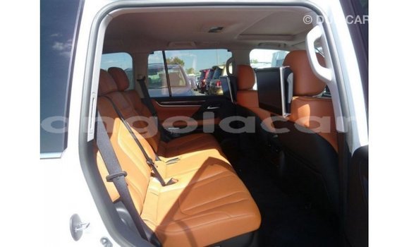 Comprar Importar Lexus LX Branco Carro em Import - Dubai em Bengo Province Comprar Importar Lexus LX Branco Carro em Import - Dubai em Bengo Province