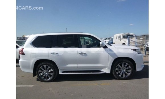 Comprar Importar Lexus LX Branco Carro em Import - Dubai em Bengo Province Comprar Importar Lexus LX Branco Carro em Import - Dubai em Bengo Province