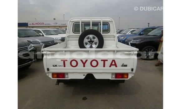 Comprar Importar Toyota Land Cruiser Branco Carro em Import - Dubai em Bengo Province Comprar Importar Toyota Land Cruiser Branco Carro em Import - Dubai em Bengo Province
