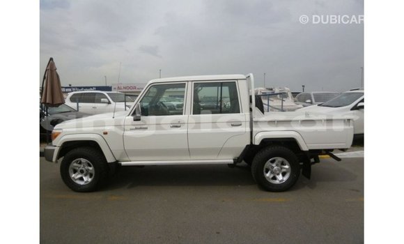Comprar Importar Toyota Land Cruiser Branco Carro em Import - Dubai em Bengo Province Comprar Importar Toyota Land Cruiser Branco Carro em Import - Dubai em Bengo Province