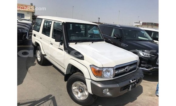 Comprar Importar Toyota Land Cruiser Branco Carro em Import - Dubai em Bengo Province Comprar Importar Toyota Land Cruiser Branco Carro em Import - Dubai em Bengo Province