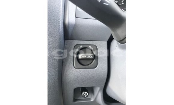 Comprar Importar Toyota Land Cruiser Branco Carro em Import - Dubai em Bengo Province Comprar Importar Toyota Land Cruiser Branco Carro em Import - Dubai em Bengo Province