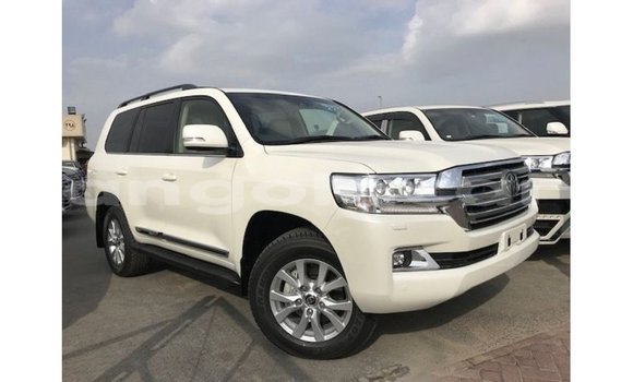 Comprar Importar Toyota Land Cruiser Branco Carro em Import - Dubai em Bengo Province Comprar Importar Toyota Land Cruiser Branco Carro em Import - Dubai em Bengo Province