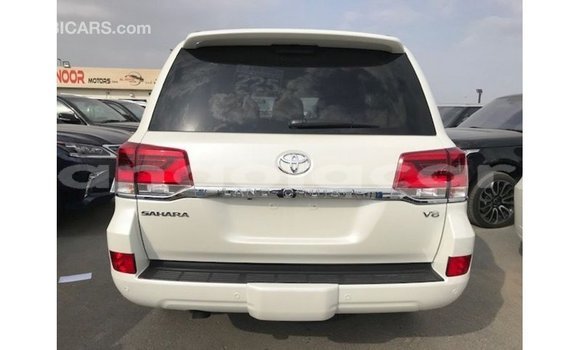 Comprar Importar Toyota Land Cruiser Branco Carro em Import - Dubai em Bengo Province Comprar Importar Toyota Land Cruiser Branco Carro em Import - Dubai em Bengo Province