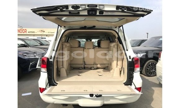 Comprar Importar Toyota Land Cruiser Branco Carro em Import - Dubai em Bengo Province Comprar Importar Toyota Land Cruiser Branco Carro em Import - Dubai em Bengo Province